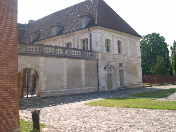 cour intérieure de l'Institut universitaire des métiers et du patrimoine